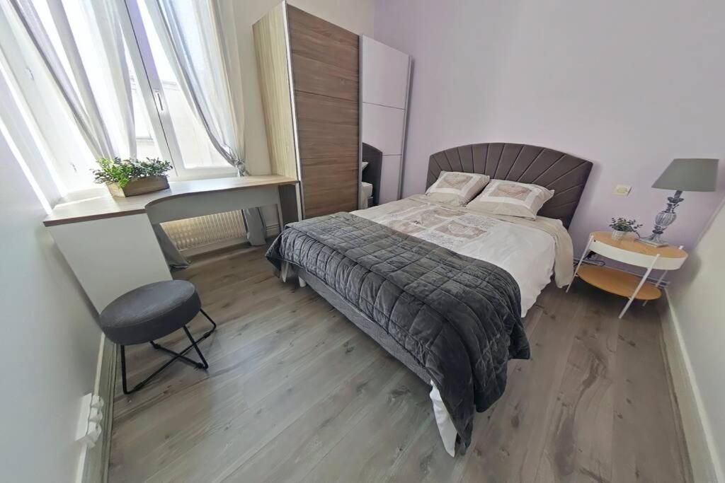 Appartement Place D'erlon 70 - Très Lumineux